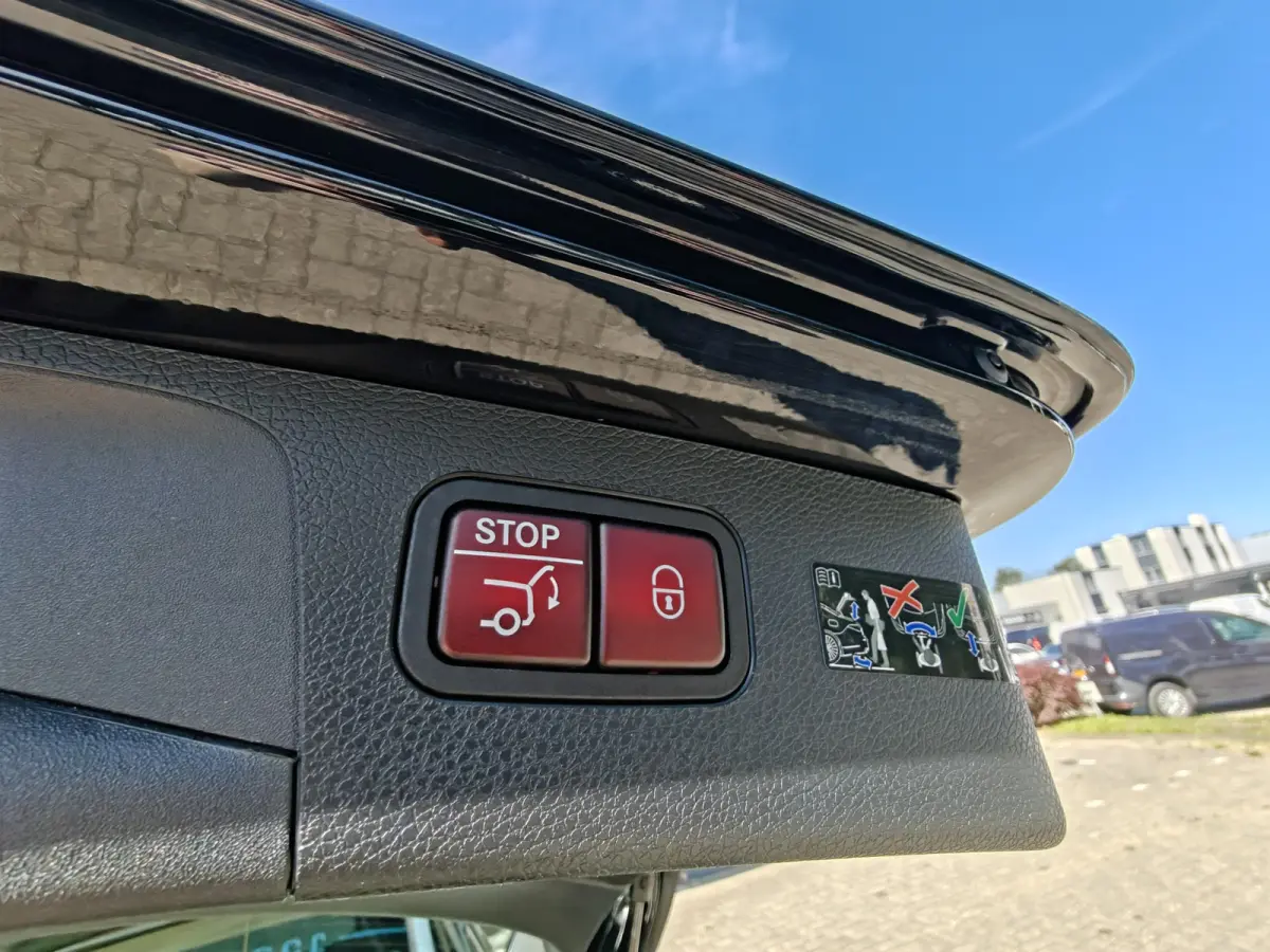 300e AMG Line / Keyless / Burmester Audio / Camera  / Trekhaak (2100kg)  / Stoelverwarming / Pano