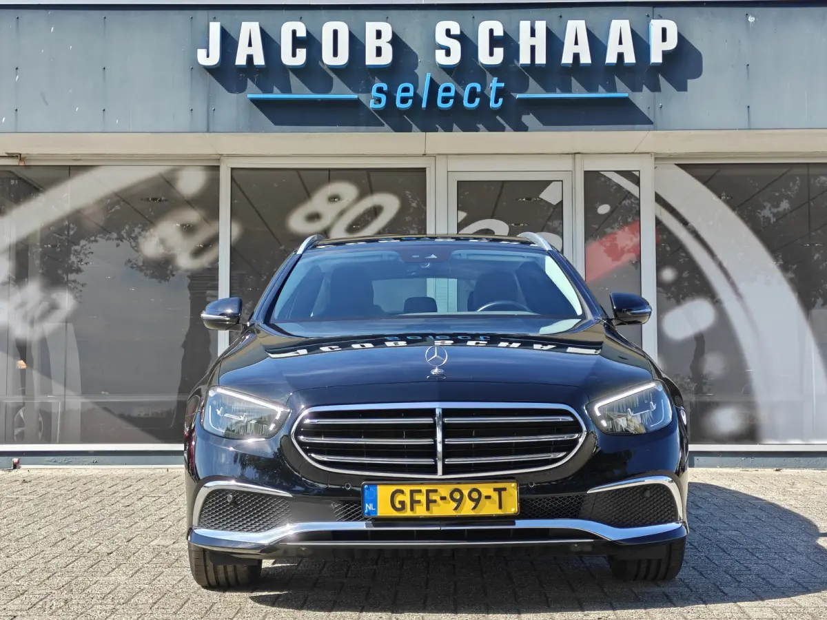 300e AMG Line / Keyless / Burmester Audio / Camera  / Trekhaak (2100kg)  / Stoelverwarming / Pano