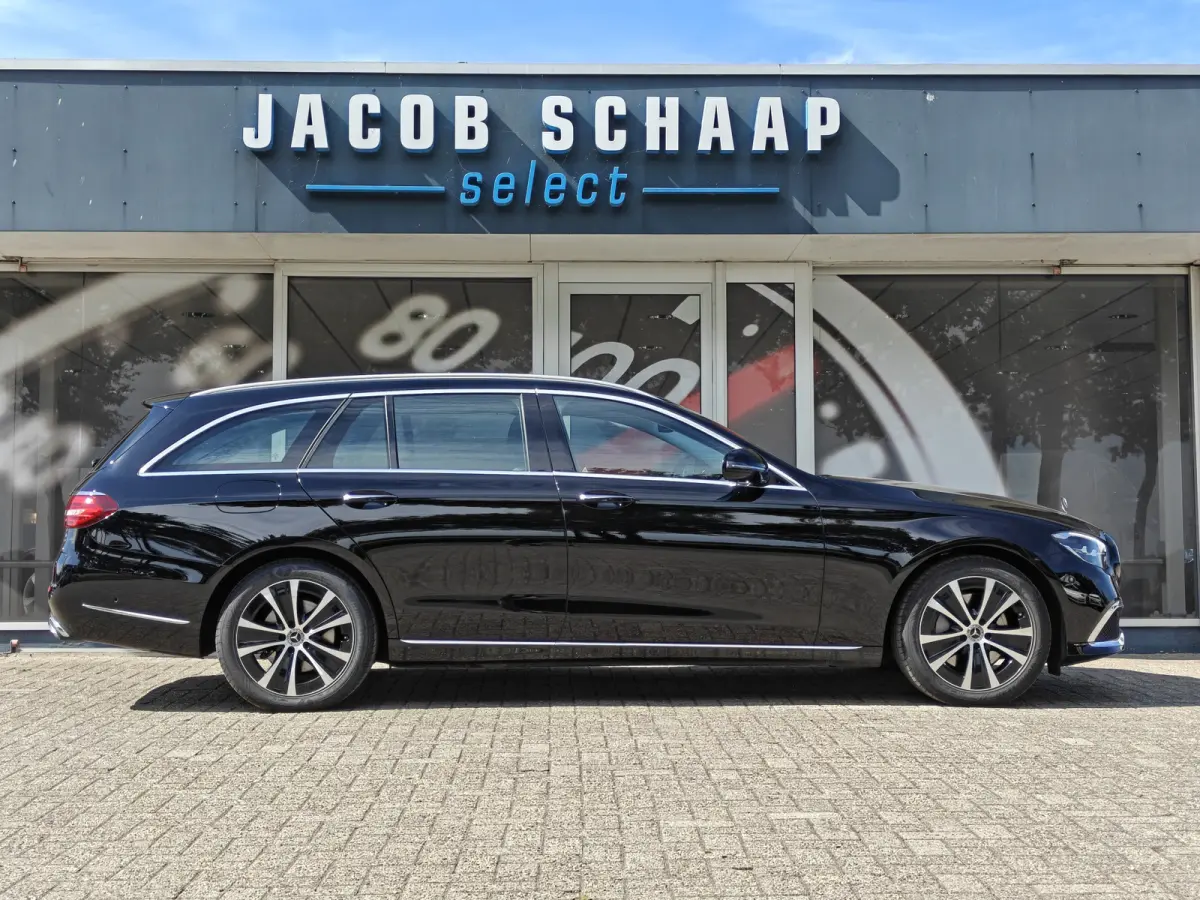 300e AMG Line / Keyless / Burmester Audio / Camera  / Trekhaak (2100kg)  / Stoelverwarming / Pano