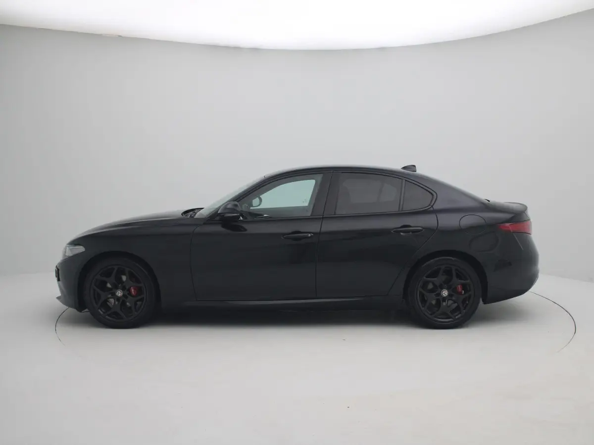 2.0T Sprint | Apple Carplay/Android Auto | Lederen Bekleding | Camera | Lichtmetalen Velgen |