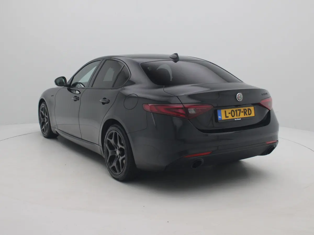 2.0T Sprint | Apple Carplay/Android Auto | Lederen Bekleding | Camera | Lichtmetalen Velgen |