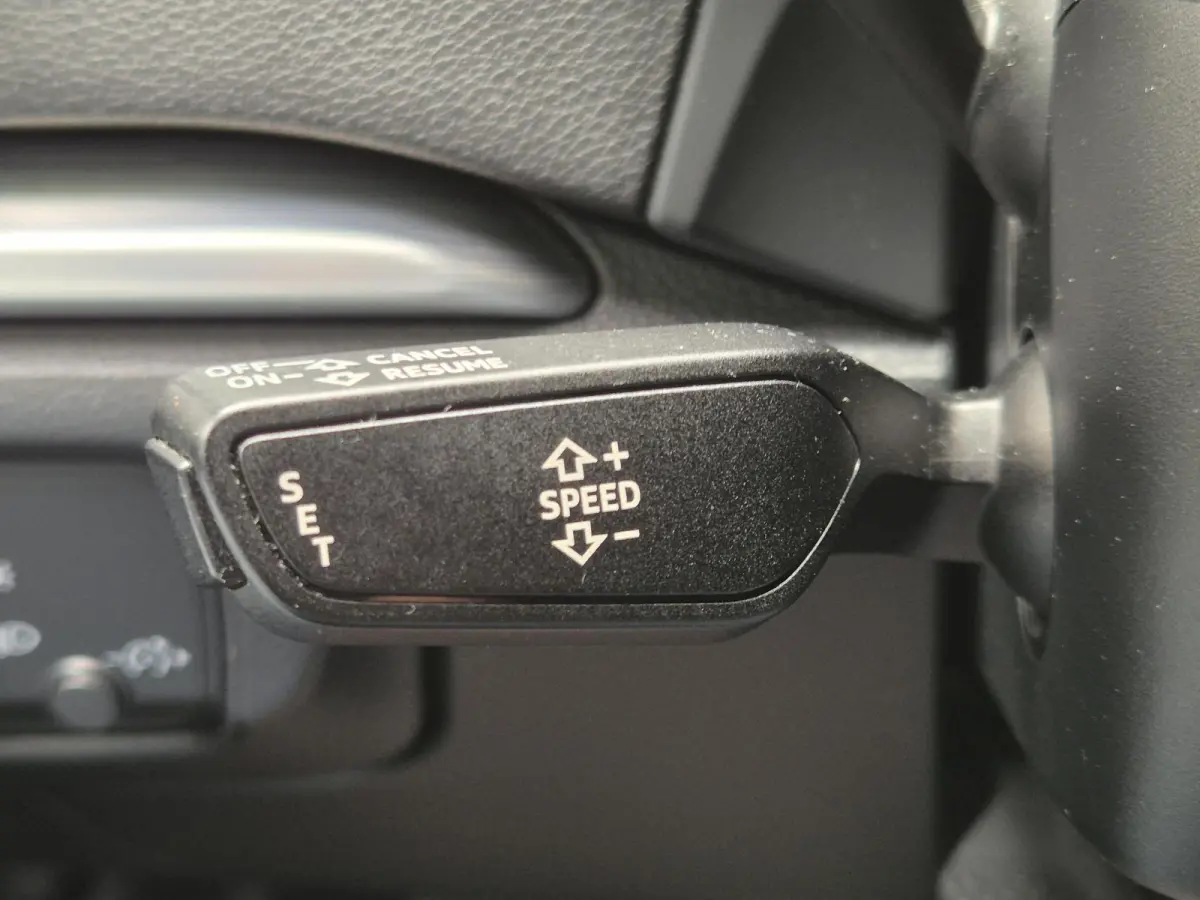 1.0 TFSI Design Pro Line Plus | Afn. Trekhaak | Apple CarPlay| PDC + Camera | ECC |