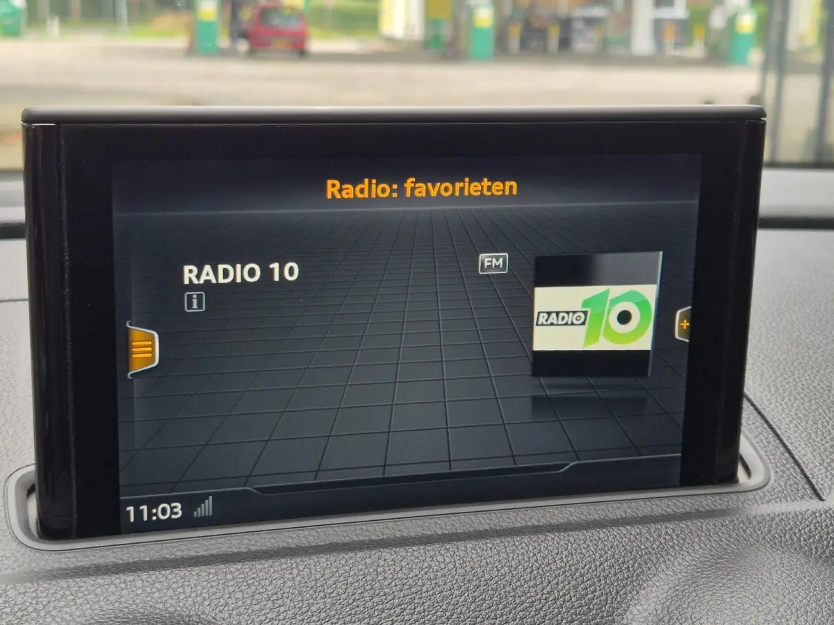 1.0 TFSI Design Pro Line Plus | Afn. Trekhaak | Apple CarPlay| PDC + Camera | ECC |