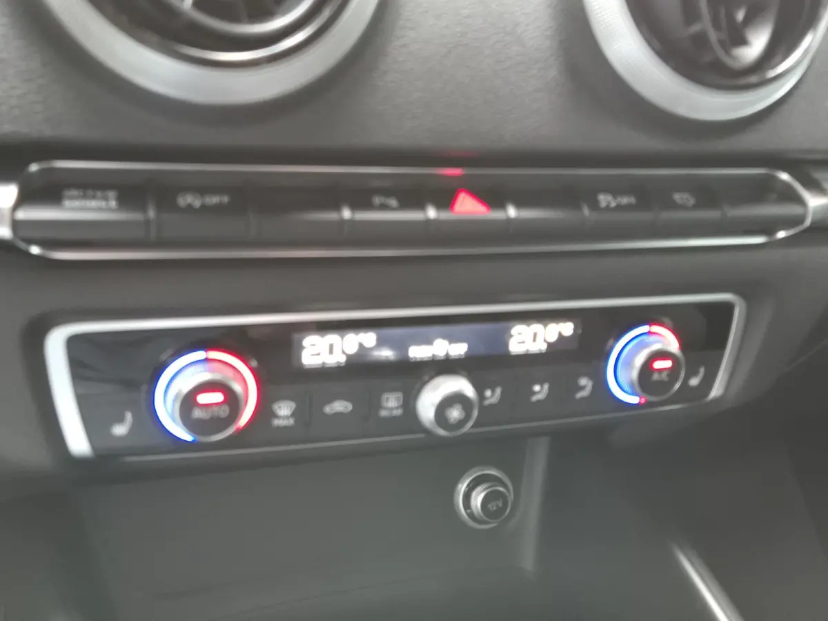 1.0 TFSI Design Pro Line Plus | Afn. Trekhaak | Apple CarPlay| PDC + Camera | ECC |