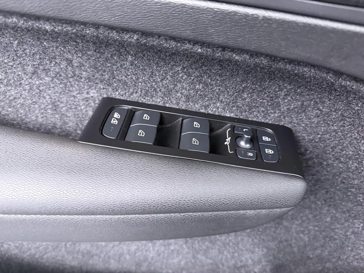 Recharge Twin Intro Edition 78 kWh | Panoramadak | Harman Kardon |