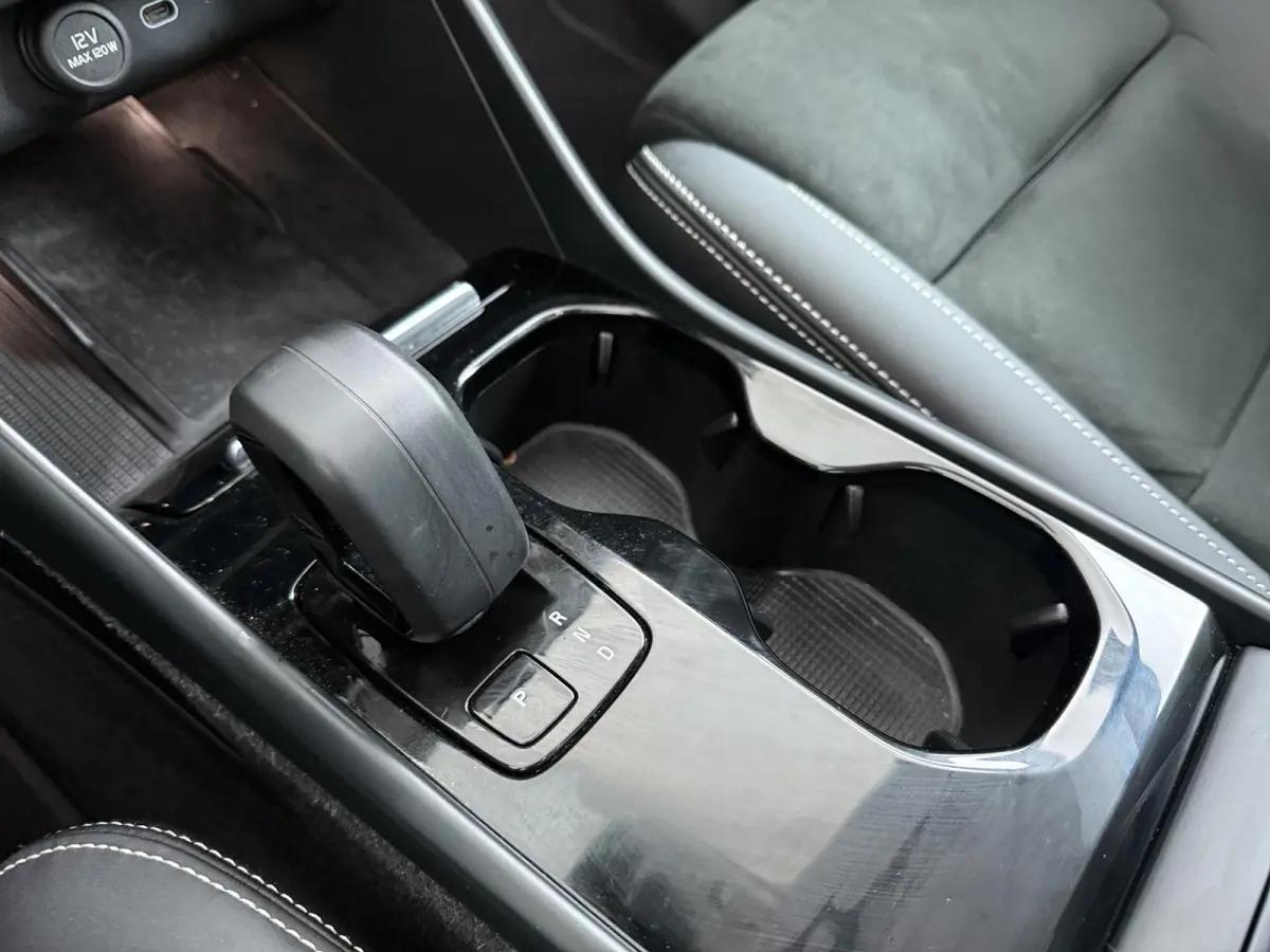 Recharge Twin Intro Edition 78 kWh | Panoramadak | Harman Kardon |