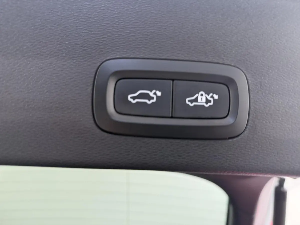 Recharge Twin Intro Edition 78 kWh | Panoramadak | Harman Kardon |