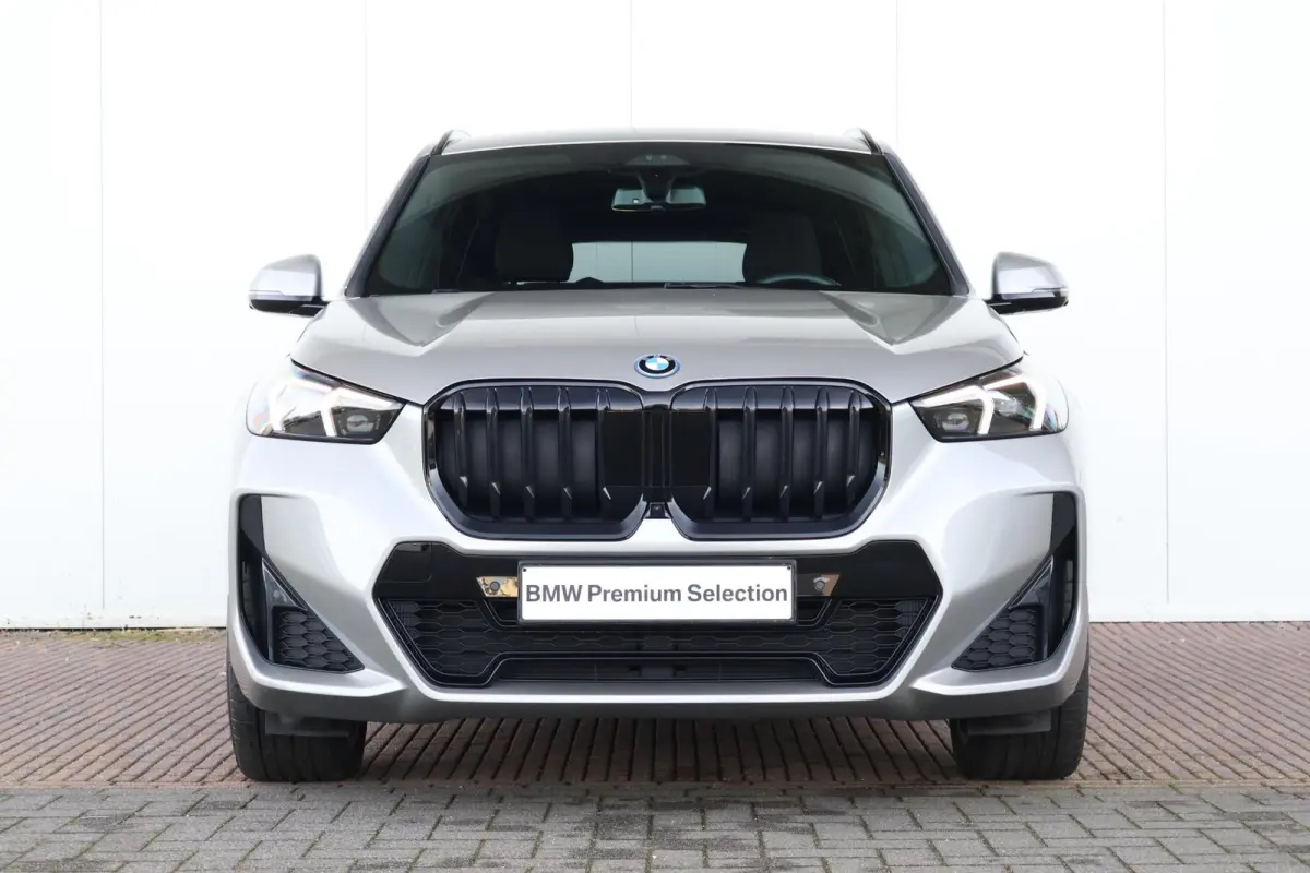xDrive25e | Sport Pakket Pro | Elektr. Stoelen | Head-Up | Comforttoegang | Verwarmde Voorstoelen |
