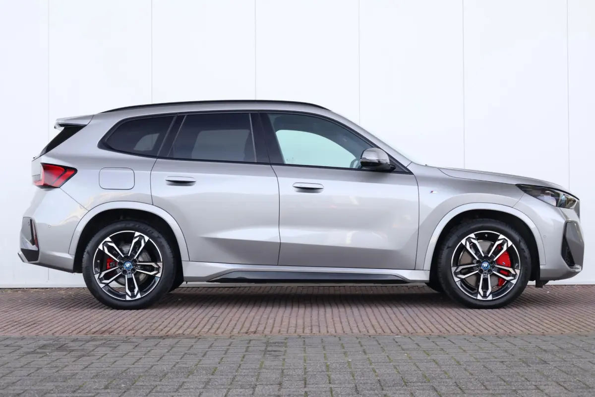 xDrive25e | Sport Pakket Pro | Elektr. Stoelen | Head-Up | Comforttoegang | Verwarmde Voorstoelen |