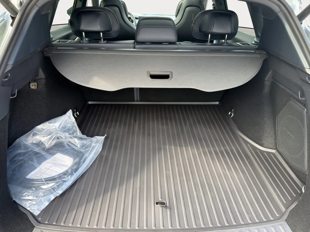 1.5 More | Zwarte velgen | Stoelmassage+ventilatie | 360 Camera | Panoramadak | Apple Carplay/Android Auto |