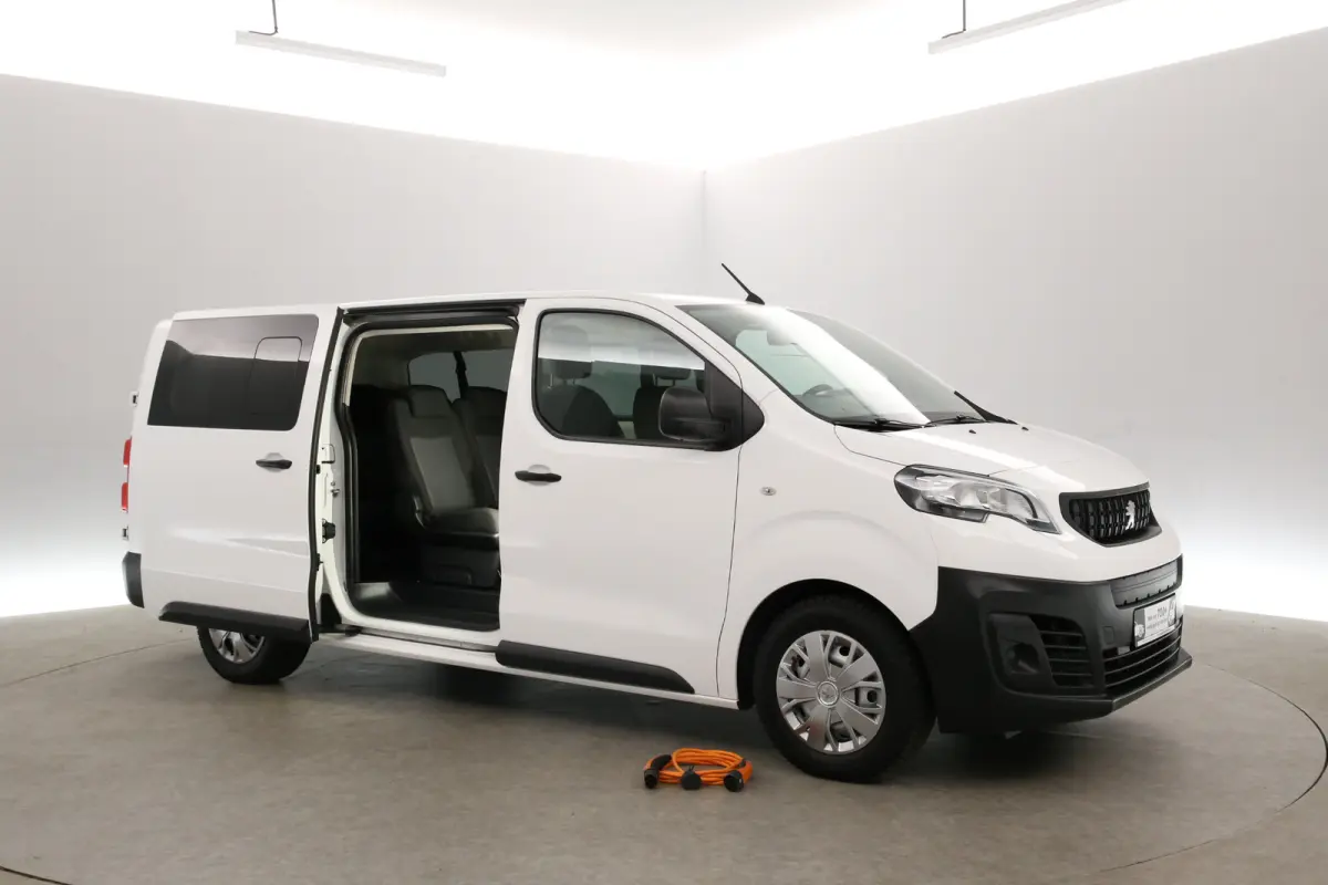 Kombi 75 kWh L3H1 Long Range 8 Zits | Snelladen | SOH 90% | Airco | Camera | Cruise | Parkeersensoren