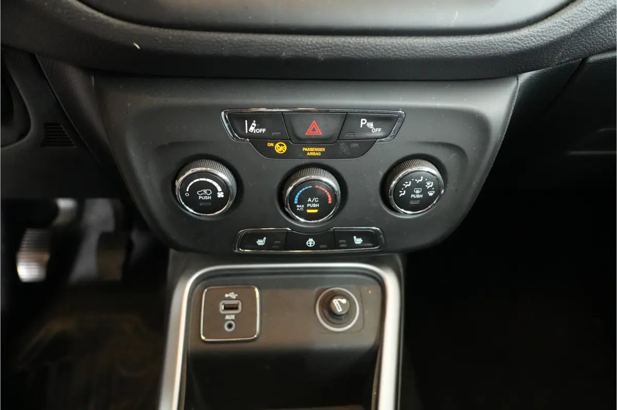 1.4 MultiAir Longitude | Navi | Cruise | Climate | Bluetooth | LMV |