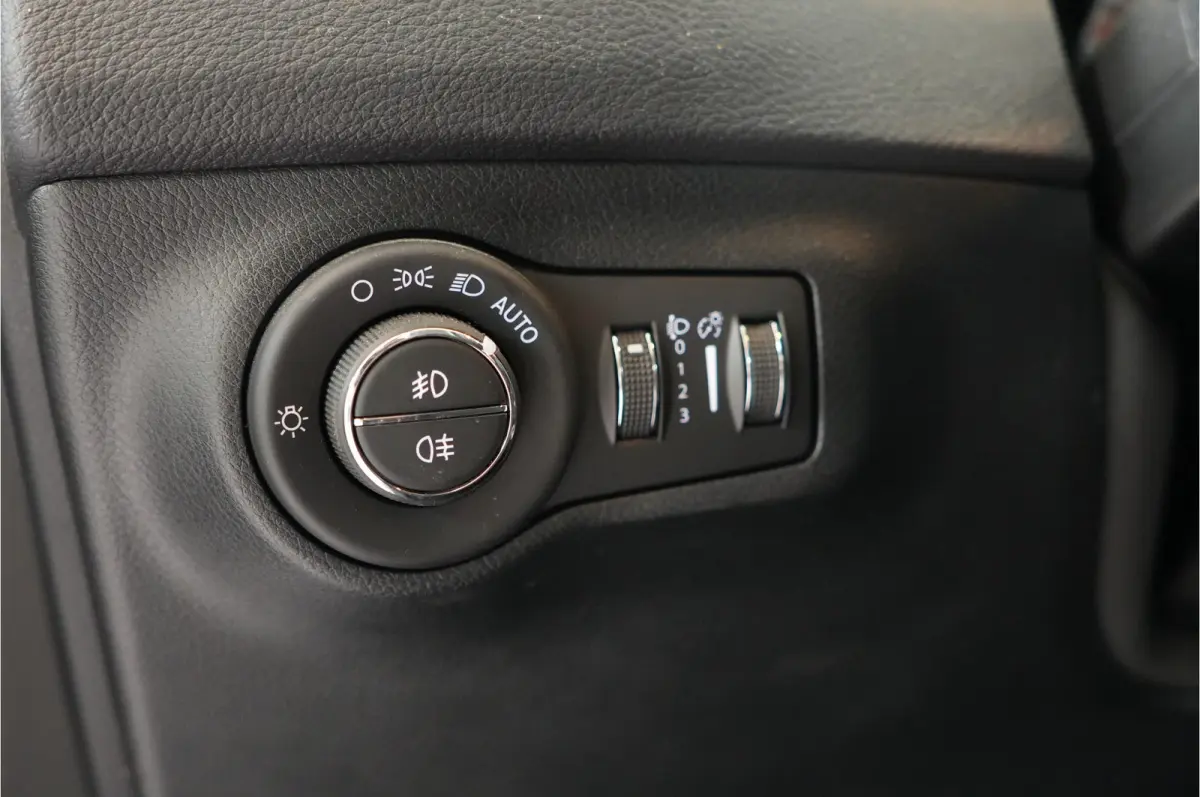 1.4 MultiAir Longitude | Navi | Cruise | Climate | Bluetooth | LMV |