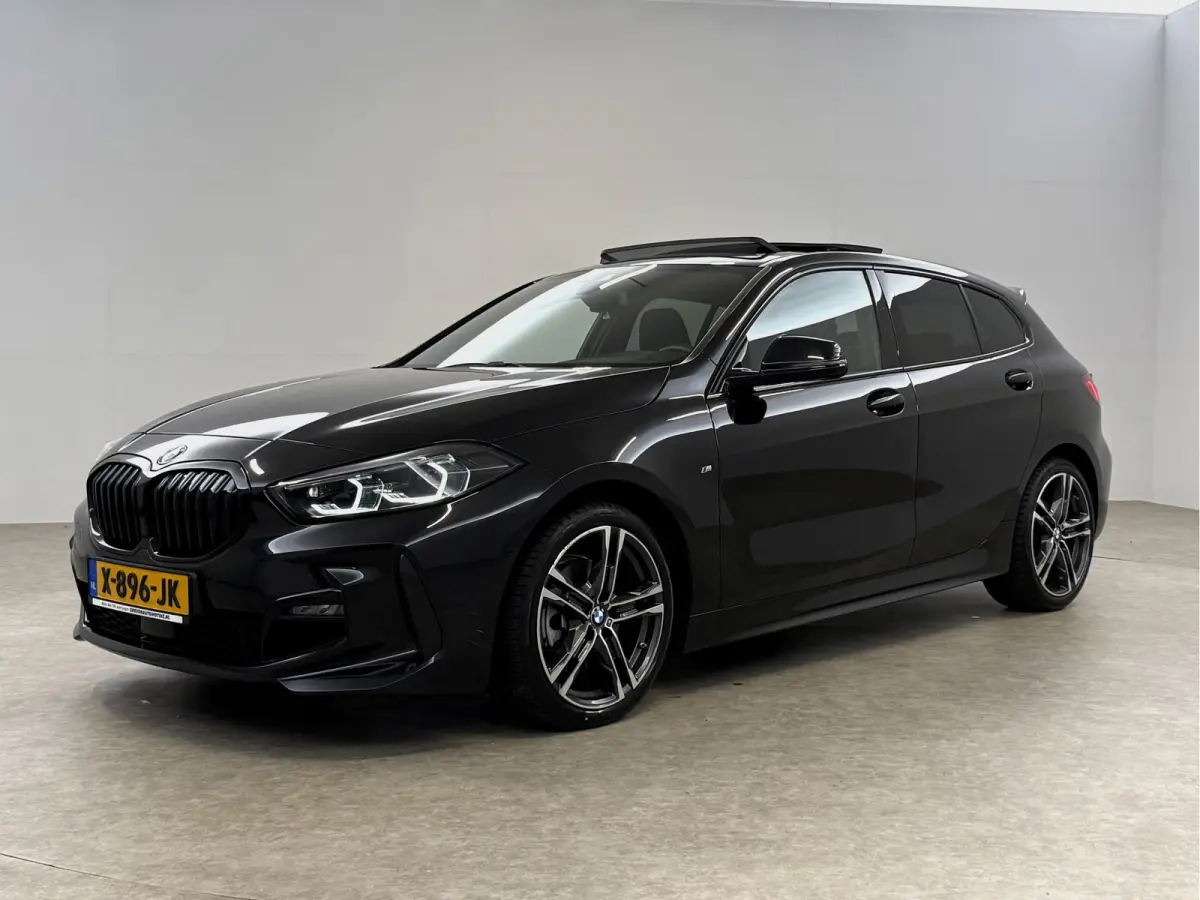 118i M-Sport | Pano | Virtual | Sfeer | Camera | Carplay | LED | Parkeersens.