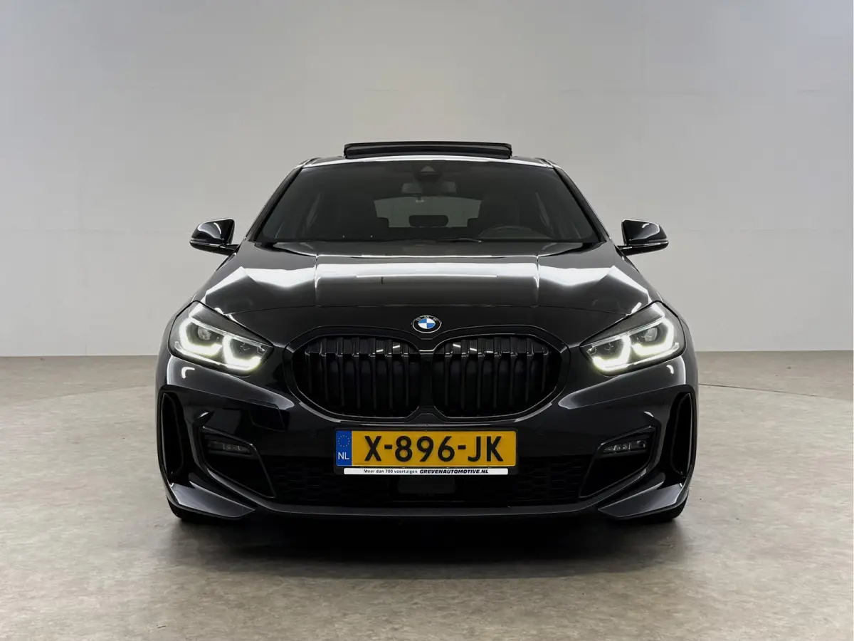 118i M-Sport | Pano | Virtual | Sfeer | Camera | Carplay | LED | Parkeersens.
