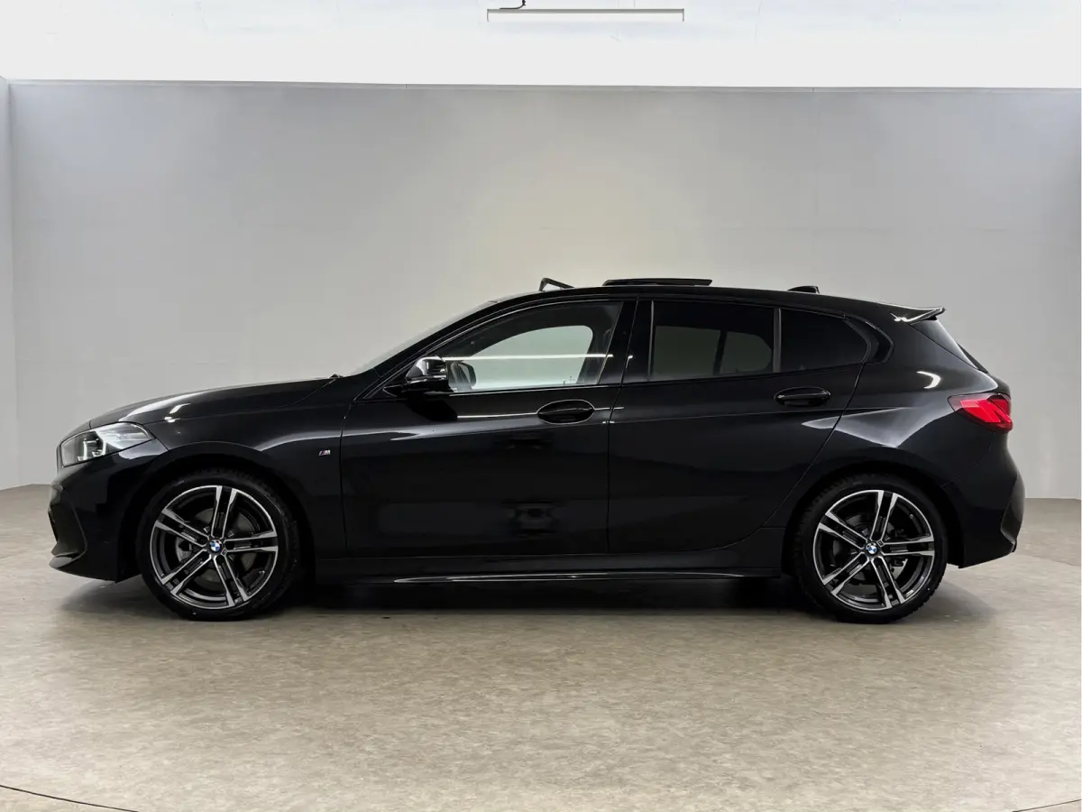 118i M-Sport | Pano | Virtual | Sfeer | Camera | Carplay | LED | Parkeersens.
