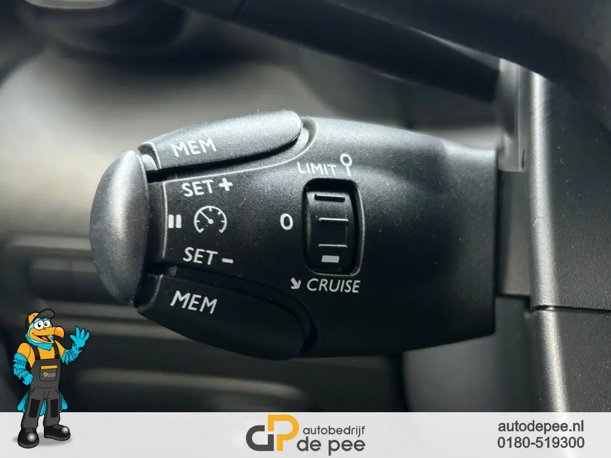 1.2 PureTech S&S Shine GARANTIE/AUTOMAAT/NW.DISTRI/SENS. V+A/CARPLAY/NAVI/CLIMA/CAMERA/CRUISECONTR. rijklaarprijs!