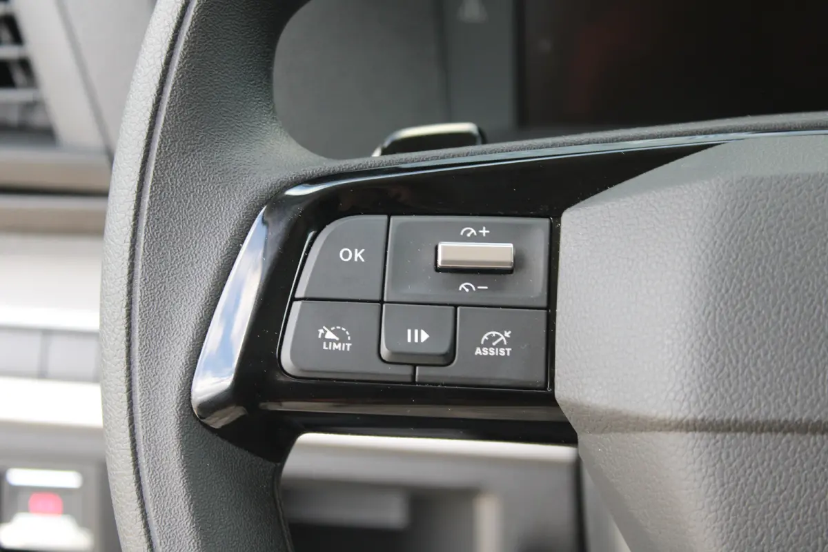 L3 75 kWh | 8 JAAR GARANTIE | CAMERA | NAVI | DRAADLOOS CARPLAY | COMFORT WAND |