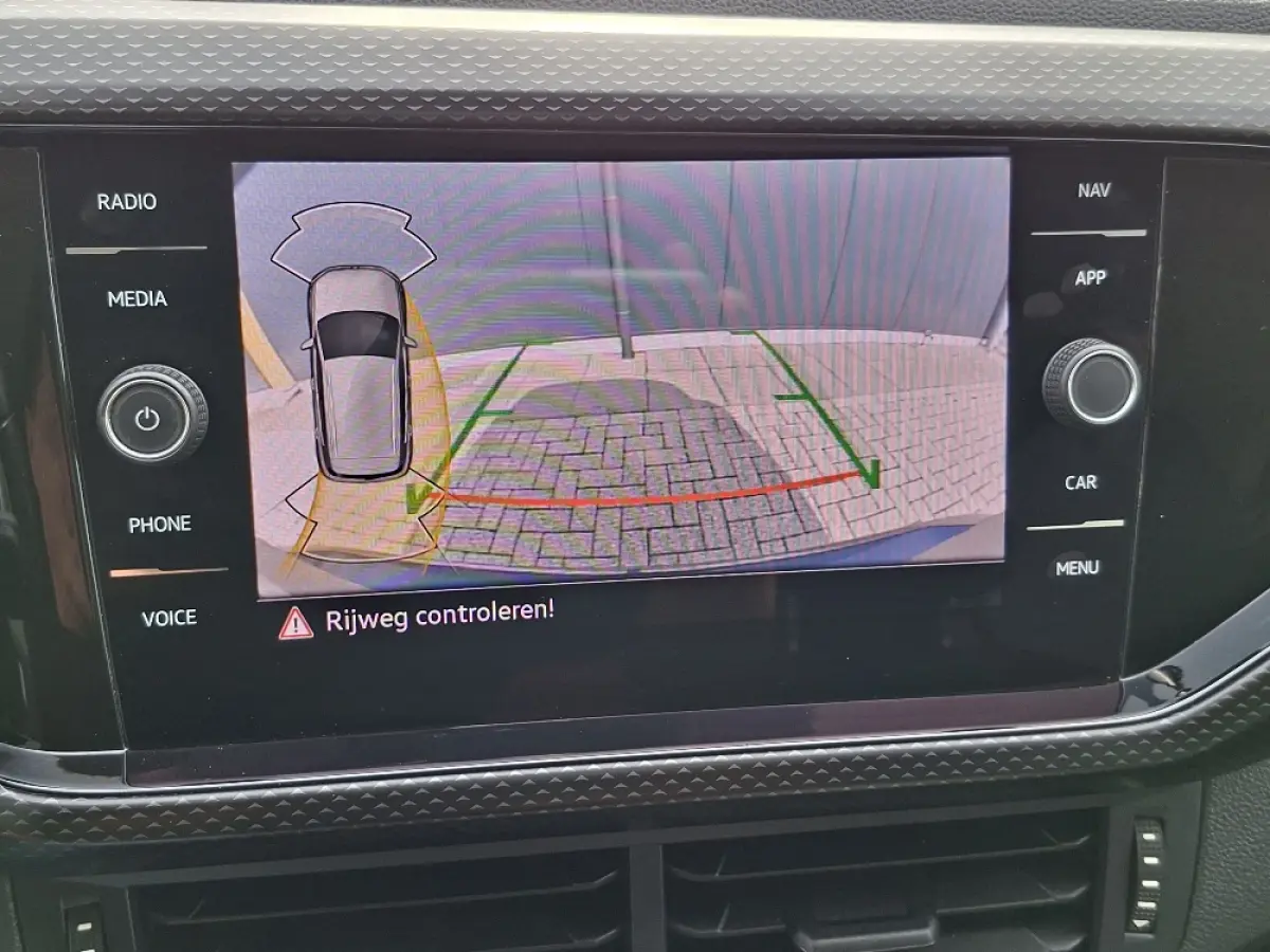 1.0 TSI R-Line * 42.000KM! * AUTOMAAT * Parkeercamera * CarPlay * Adaptieve Cruise *