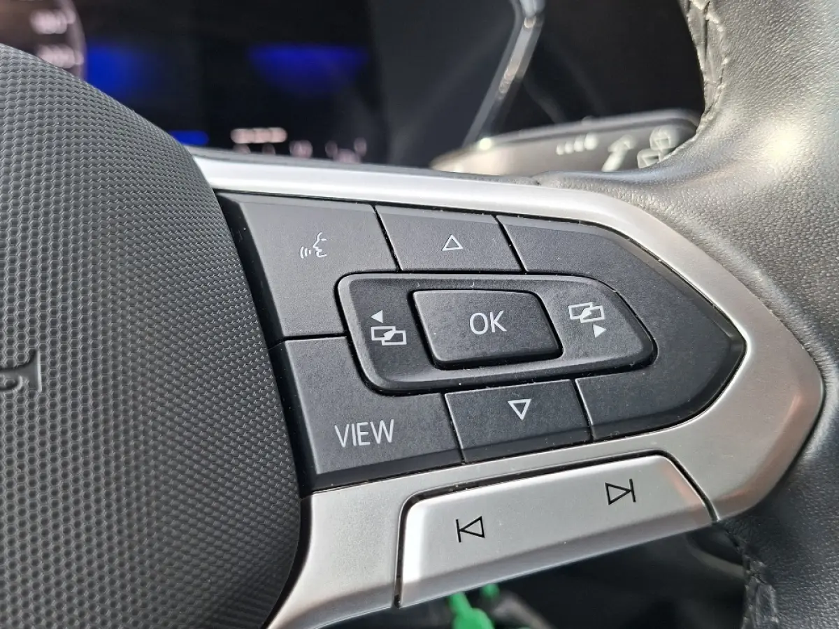 1.0 TSI R-Line * 42.000KM! * AUTOMAAT * Parkeercamera * CarPlay * Adaptieve Cruise *