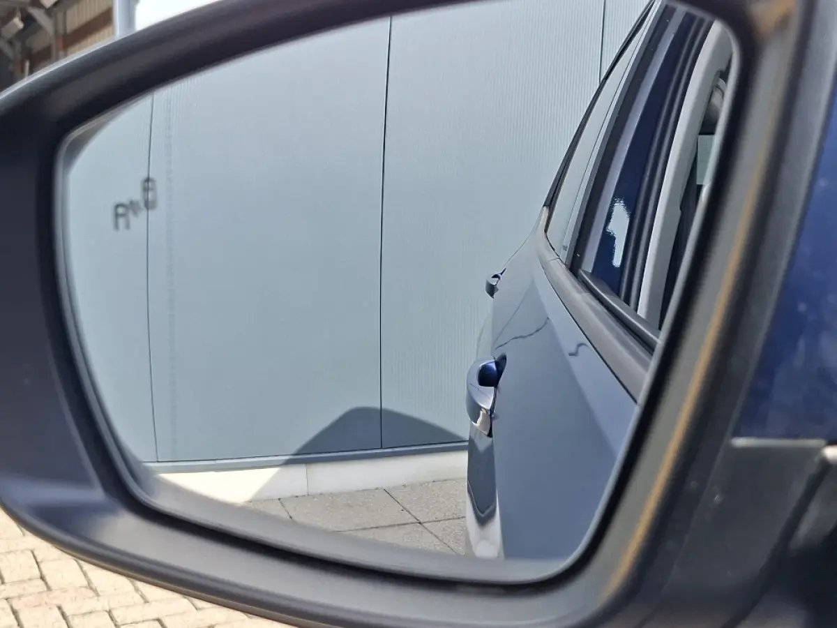 1.0 TSI R-Line * 42.000KM! * AUTOMAAT * Parkeercamera * CarPlay * Adaptieve Cruise *