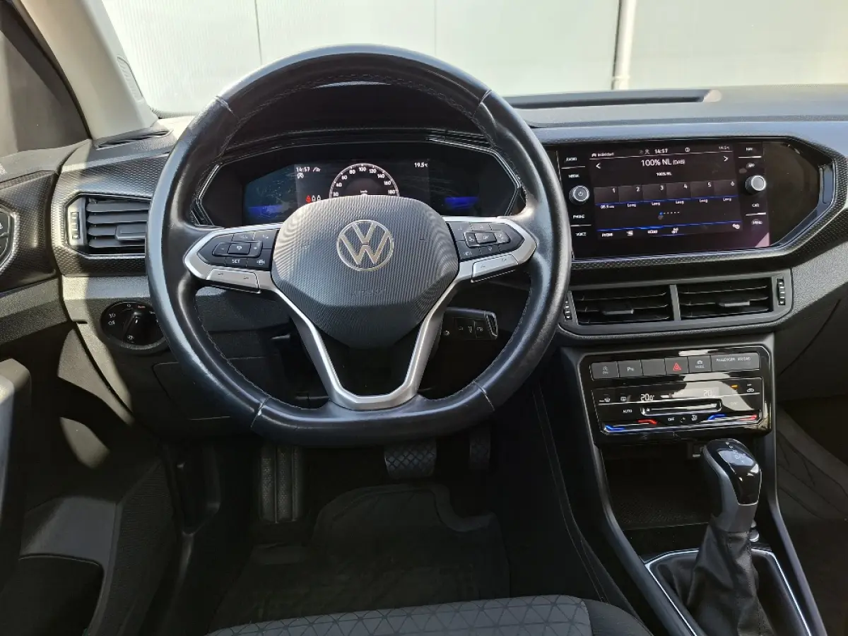 1.0 TSI R-Line * 42.000KM! * AUTOMAAT * Parkeercamera * CarPlay * Adaptieve Cruise *