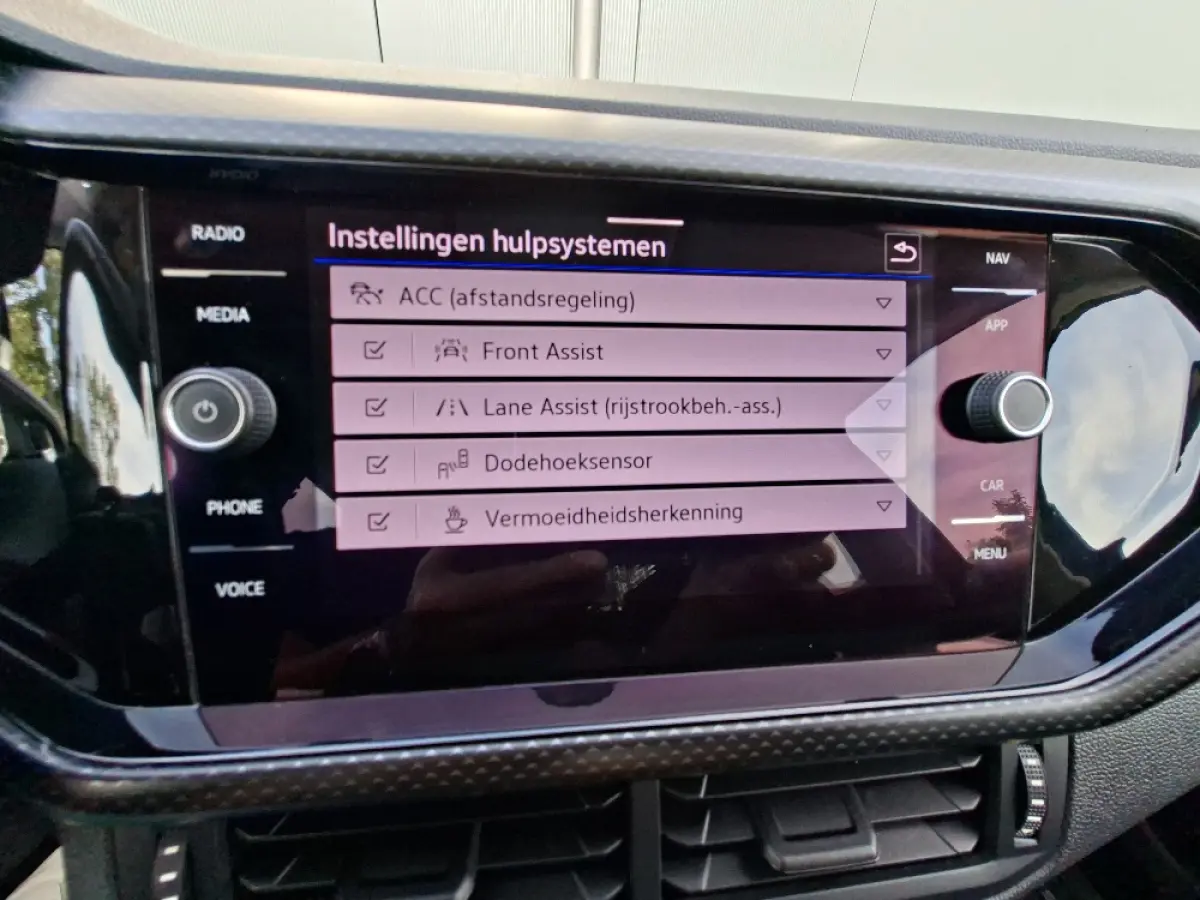 1.0 TSI R-Line * 42.000KM! * AUTOMAAT * Parkeercamera * CarPlay * Adaptieve Cruise *