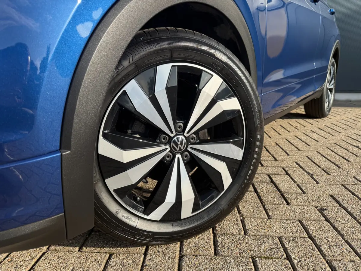 1.0 TSI R-Line * 42.000KM! * AUTOMAAT * Parkeercamera * CarPlay * Adaptieve Cruise *