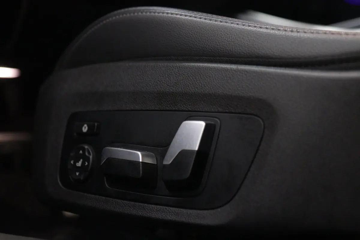 330i High Executive PANO/CARPLAY/SFEER/HK/HUD/VOL