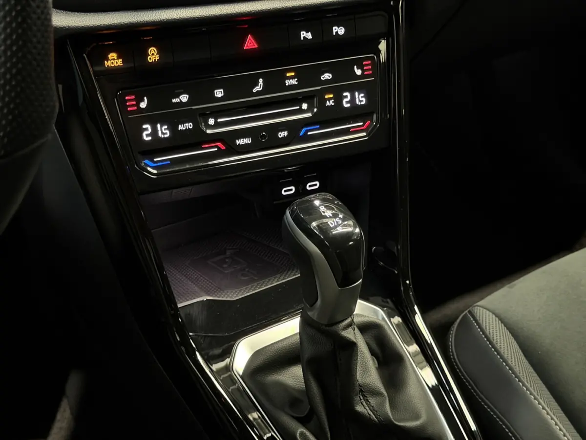 1.5 TSI R-Line Business+ |Massage|IQ.Light|ACC|DCC|Navi|