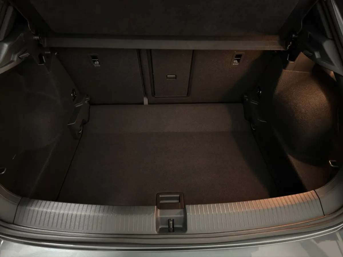 1.5 TSI R-Line Business+ |Massage|IQ.Light|ACC|DCC|Navi|