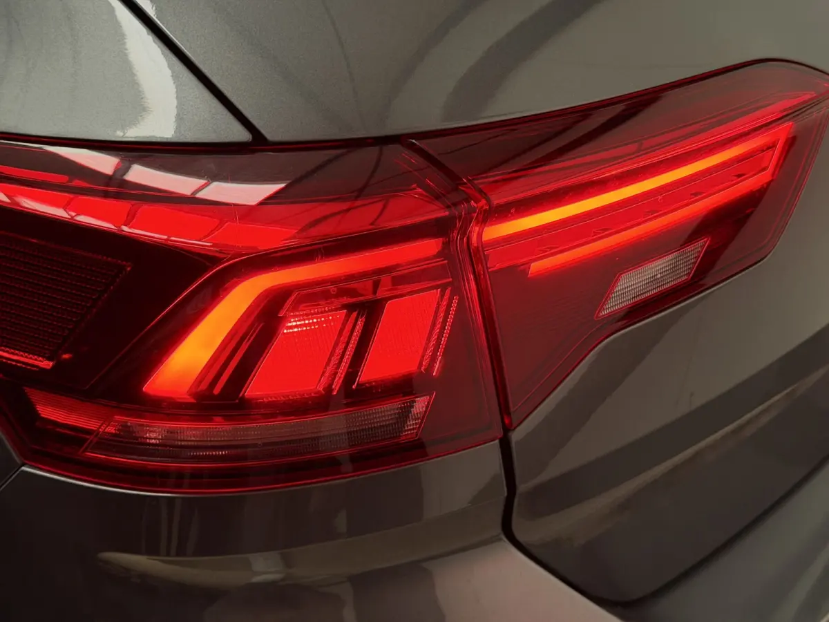 1.5 TSI R-Line Business+ |Massage|IQ.Light|ACC|DCC|Navi|