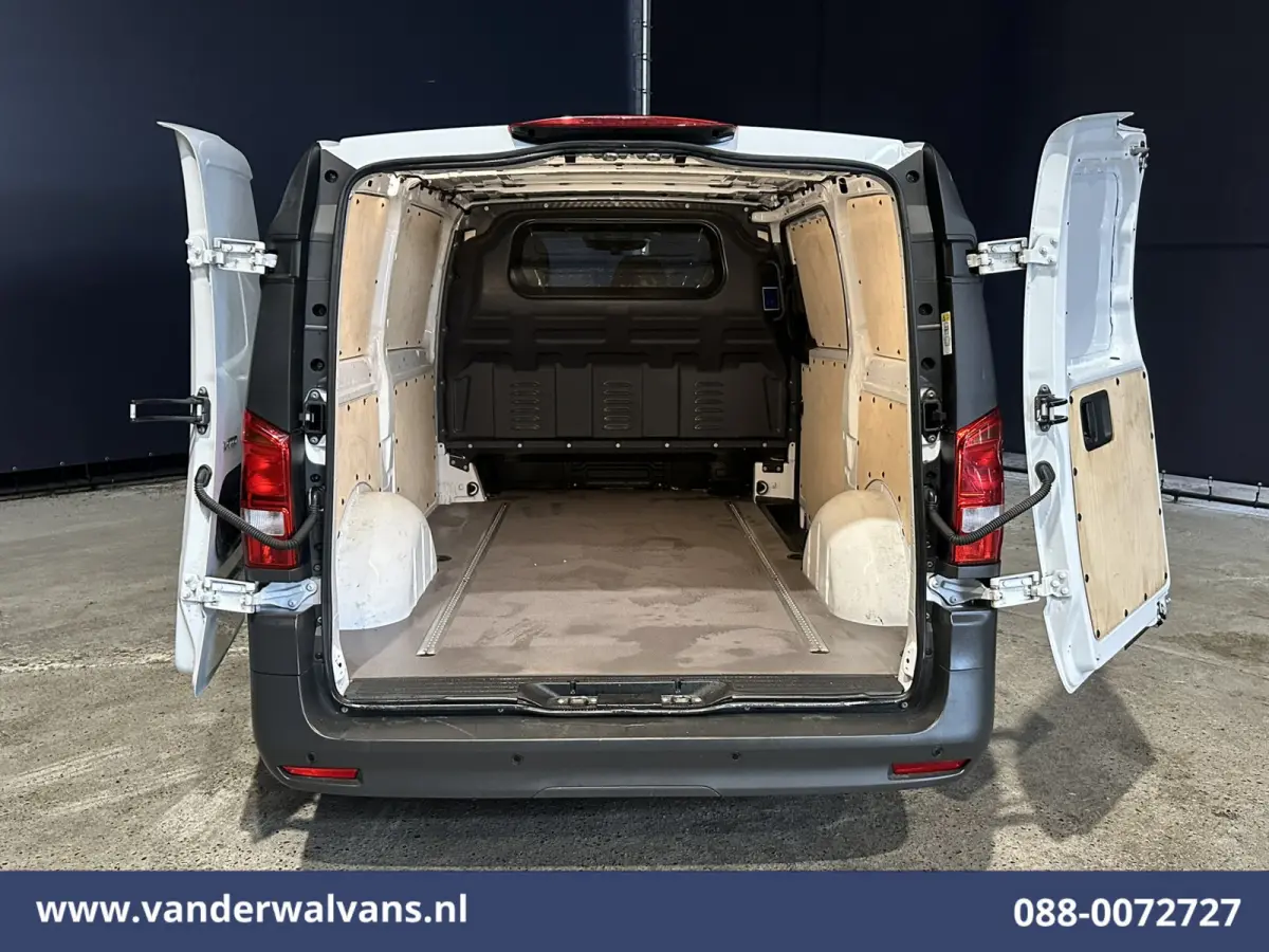 116 CDI 164pk L2H1 2025 Model Euro6 Airco | Camera | XXL MBUX | Navigatie | Adaptieve Cruisecontrol | Stoelverwarming Parkeersensoren, Bijrijdersbank