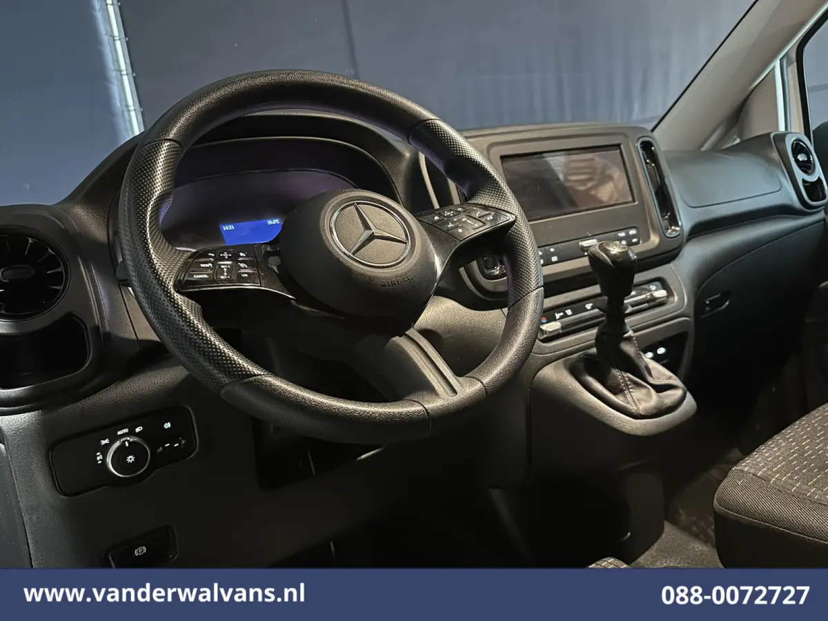 116 CDI 164pk L2H1 2025 Model Euro6 Airco | Camera | XXL MBUX | Navigatie | Adaptieve Cruisecontrol | Stoelverwarming Parkeersensoren, Bijrijdersbank