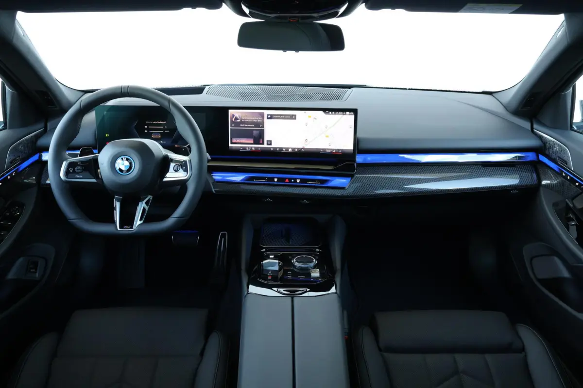 530e | Sport Pakket Pro | Adaptief Onderstel Professional | Panorama Dak | Driving Assistant Professional | Parking Assistant Plus | Bowers & Wilkins | Stuur & Stoel Verwarming |