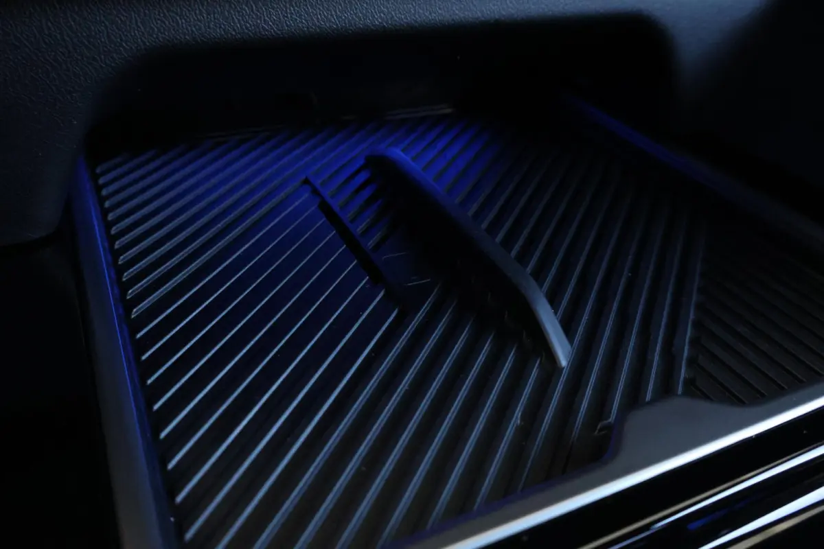 530e | Sport Pakket Pro | Adaptief Onderstel Professional | Panorama Dak | Driving Assistant Professional | Parking Assistant Plus | Bowers & Wilkins | Stuur & Stoel Verwarming |