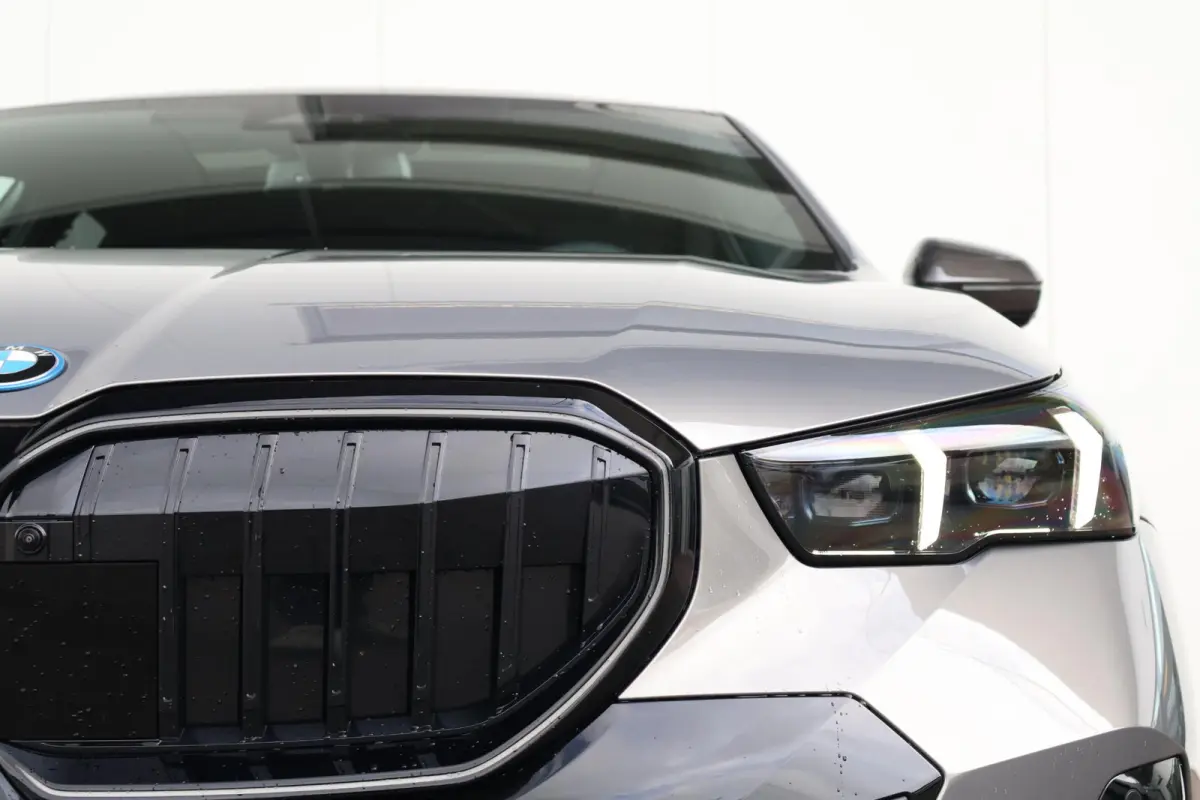 530e | Sport Pakket Pro | Adaptief Onderstel Professional | Panorama Dak | Driving Assistant Professional | Parking Assistant Plus | Bowers & Wilkins | Stuur & Stoel Verwarming |