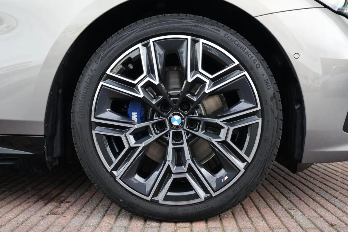 530e | Sport Pakket Pro | Adaptief Onderstel Professional | Panorama Dak | Driving Assistant Professional | Parking Assistant Plus | Bowers & Wilkins | Stuur & Stoel Verwarming |