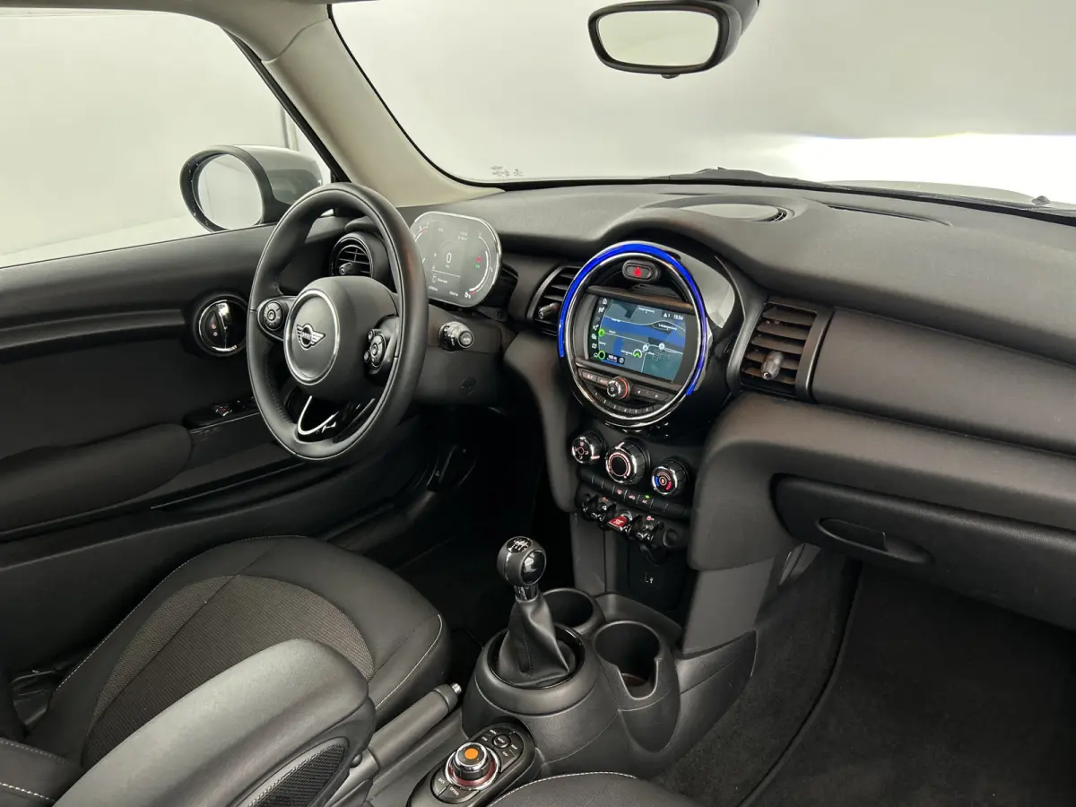1.5 one Classic Facelift Digital Cockpit/Carplay/Navi/Keyless entry/Park.sens