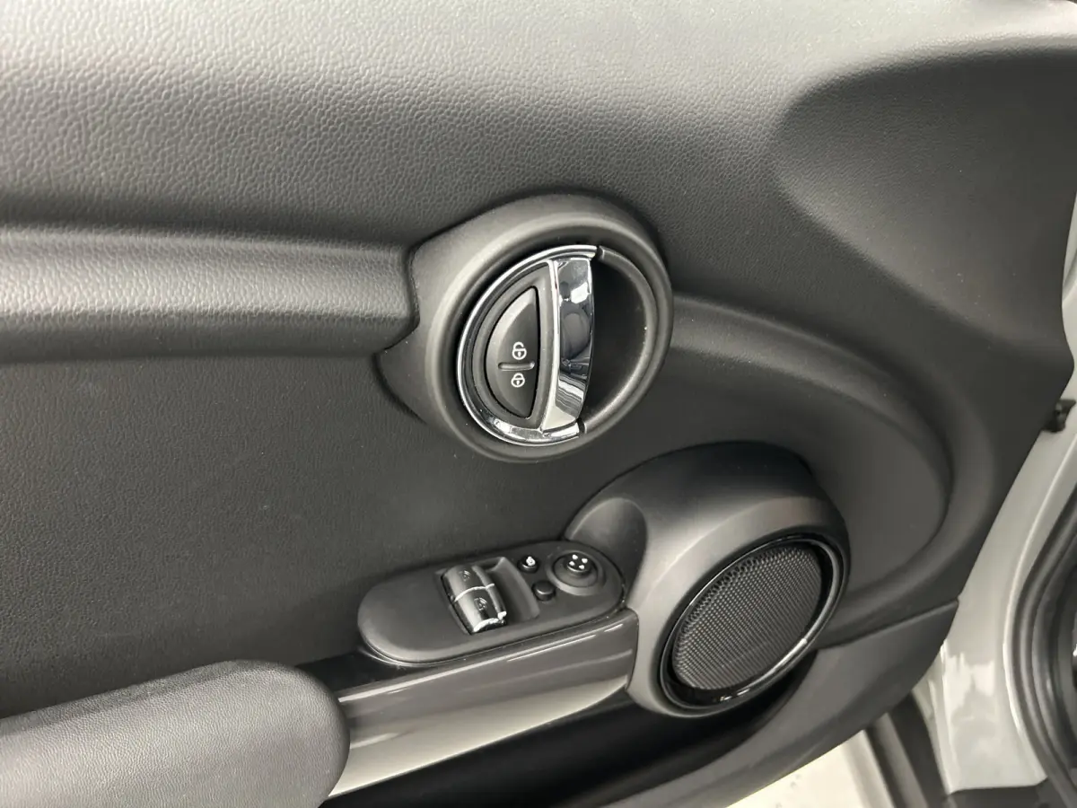 1.5 one Classic Facelift Digital Cockpit/Carplay/Navi/Keyless entry/Park.sens