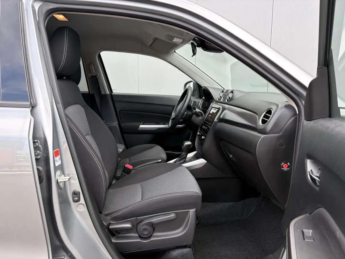 1.5 Full-Hybrid 116PK Automaat Select Navigatie/Camera/Adapt.-cruise/Stoelverwarming