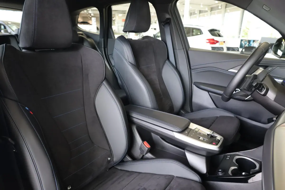 xDrive25e | M Sport | Driving Assistant Plus | Achteruitrijcamera | Stoelverwarming