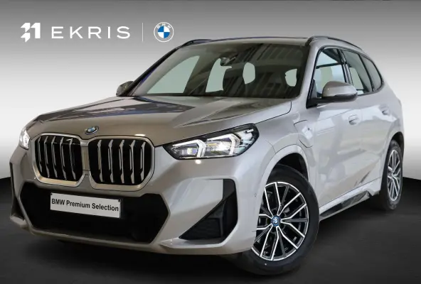 xDrive25e | M Sport | Driving Assistant Plus | Achteruitrijcamera | Stoelverwarming