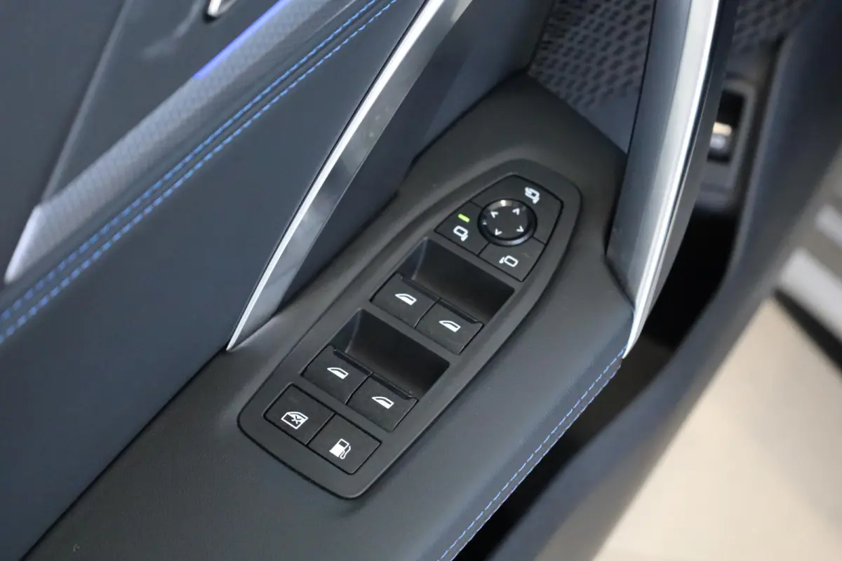 xDrive25e | M Sport | Driving Assistant Plus | Achteruitrijcamera | Stoelverwarming