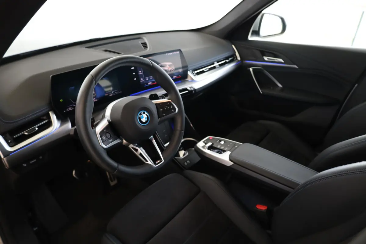 xDrive25e | M Sport | Driving Assistant Plus | Achteruitrijcamera | Stoelverwarming