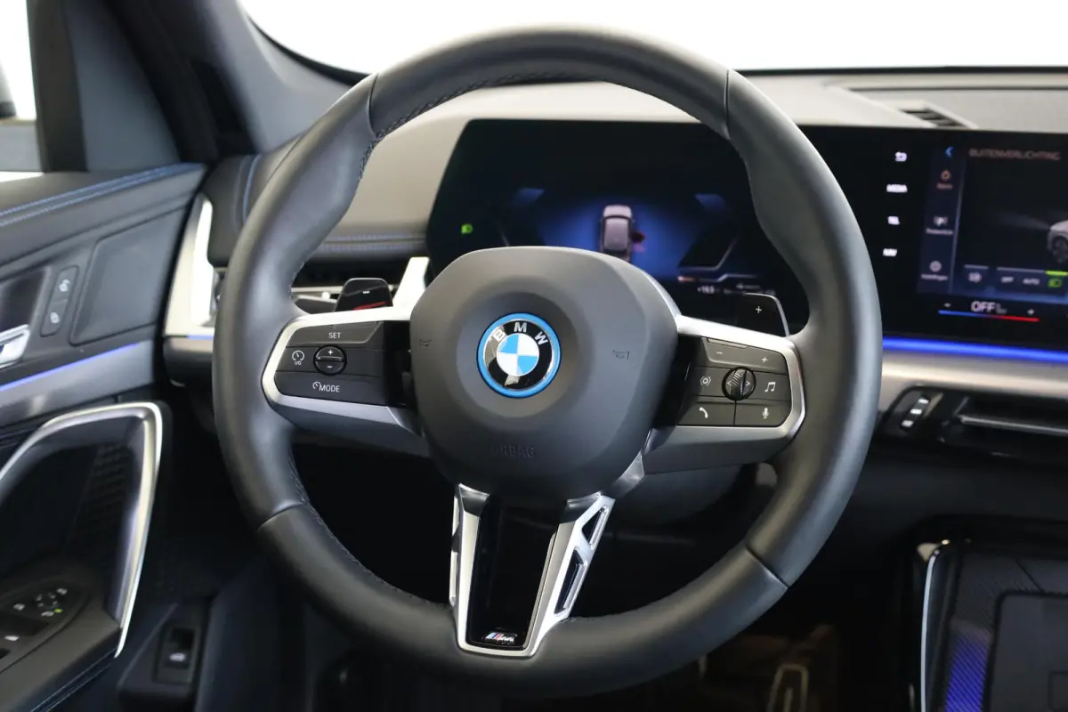 xDrive25e | M Sport | Driving Assistant Plus | Achteruitrijcamera | Stoelverwarming
