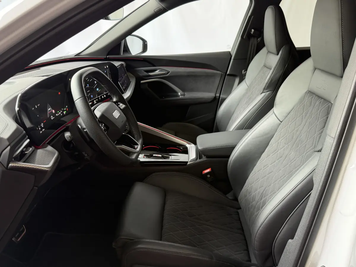 2.0 e-hybrid quattro 299 PK S line | Pass Display | 360.Cam | 100 KM EV | Pano | Matrix | 21"