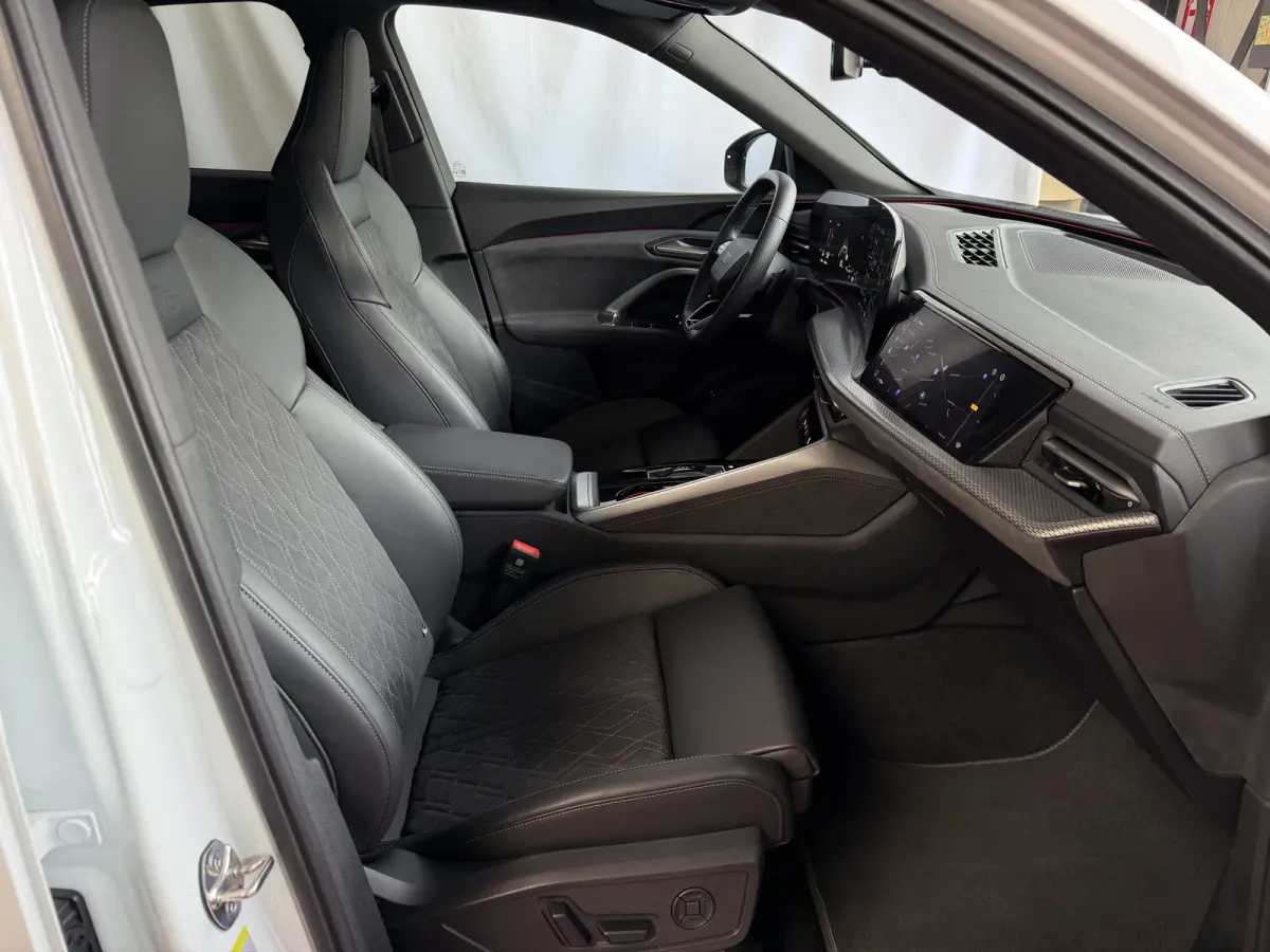 2.0 e-hybrid quattro 299 PK S line | Pass Display | 360.Cam | 100 KM EV | Pano | Matrix | 21"