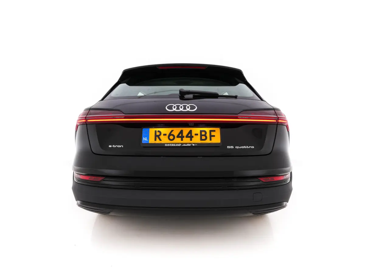 55 Quattro Edition 95 kWh [3-Fase-11kW] {SoH-95%} (INCL-BTW) *HEATPUMP | FULL-LED | HEATED-COMFORTSEATS | DIGI-COCKPIT | NAVI-FULLMAP | CAMERA | DAB+ | ECC | PDC | CRUISE | 20''ALU*