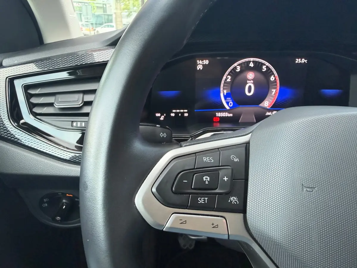 1.0 TSI Life Edition - Climate - Camera - Carplay - Keyless - Cruise